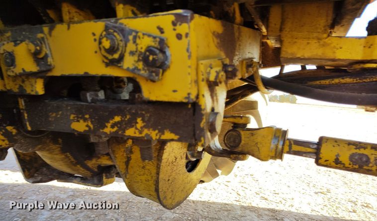 image for item DV6670 Vermeer  M-470 trencher