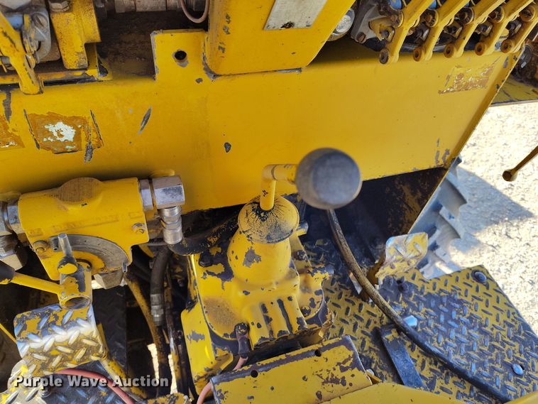 image for item DV6670 Vermeer  M-470 trencher
