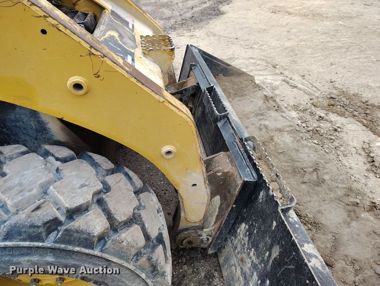 image for item DV6679 2007 Caterpillar 236B skid steer loader