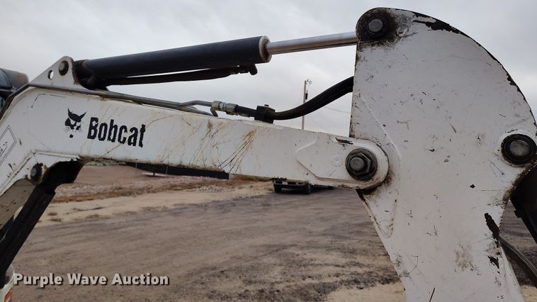 image for item DV6680 2006 Bobcat 430 ZHS mini excavator