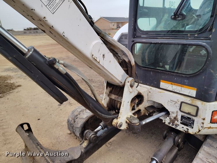 image for item DV6680 2006 Bobcat 430 ZHS mini excavator