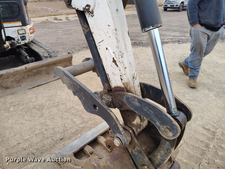 image for item DV6680 2006 Bobcat 430 ZHS mini excavator