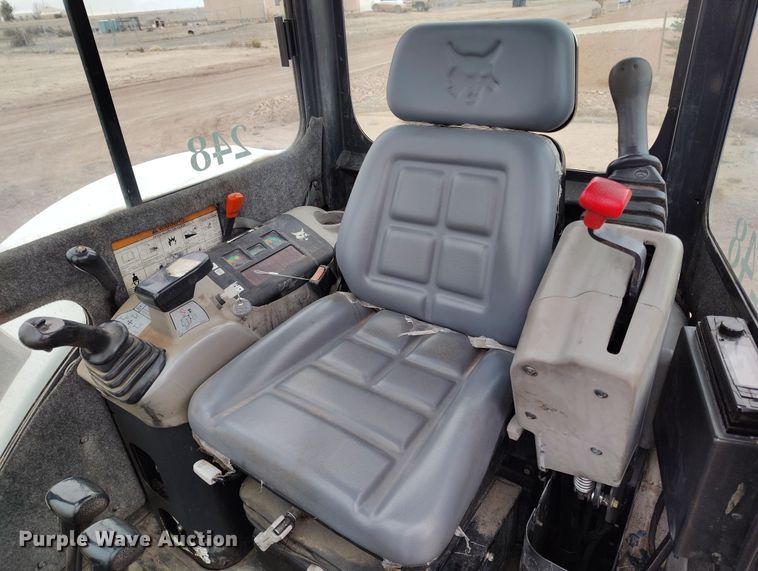 image for item DV6680 2006 Bobcat 430 ZHS mini excavator