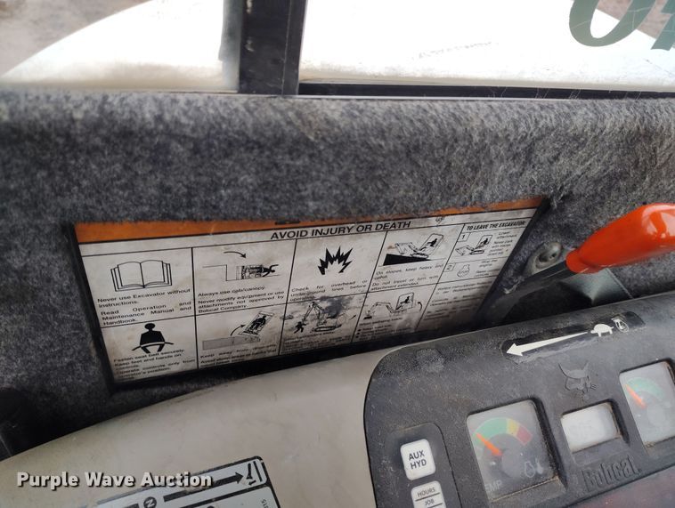 image for item DV6680 2006 Bobcat 430 ZHS mini excavator