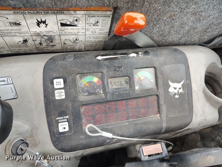 image for item DV6680 2006 Bobcat 430 ZHS mini excavator