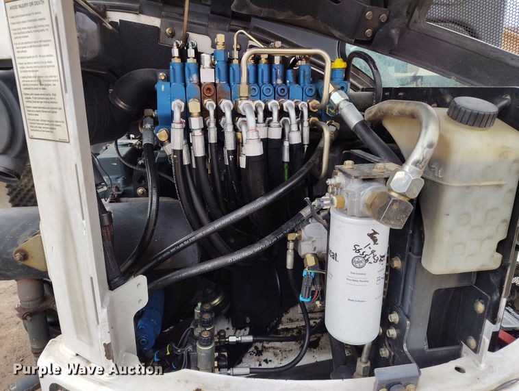 image for item DV6680 2006 Bobcat 430 ZHS mini excavator