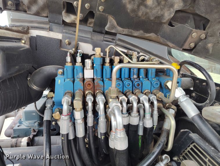 image for item DV6680 2006 Bobcat 430 ZHS mini excavator