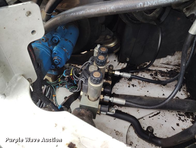 image for item DV6680 2006 Bobcat 430 ZHS mini excavator