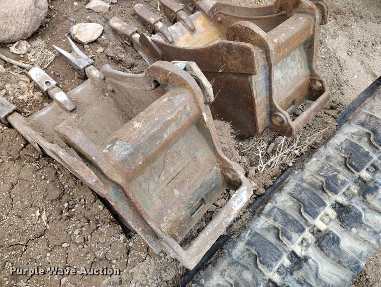 image for item DV6680 2006 Bobcat 430 ZHS mini excavator