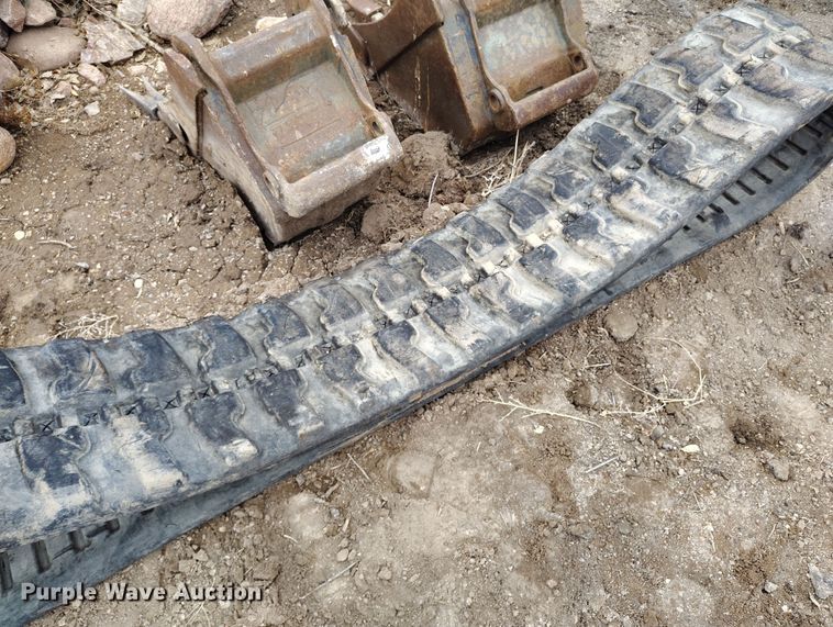 image for item DV6680 2006 Bobcat 430 ZHS mini excavator