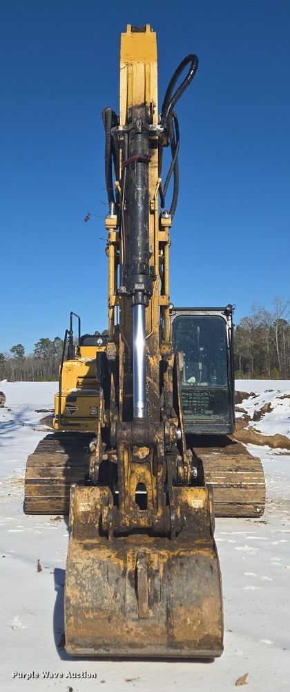 image for item DW1801 2017 Caterpillar 323F L excavator