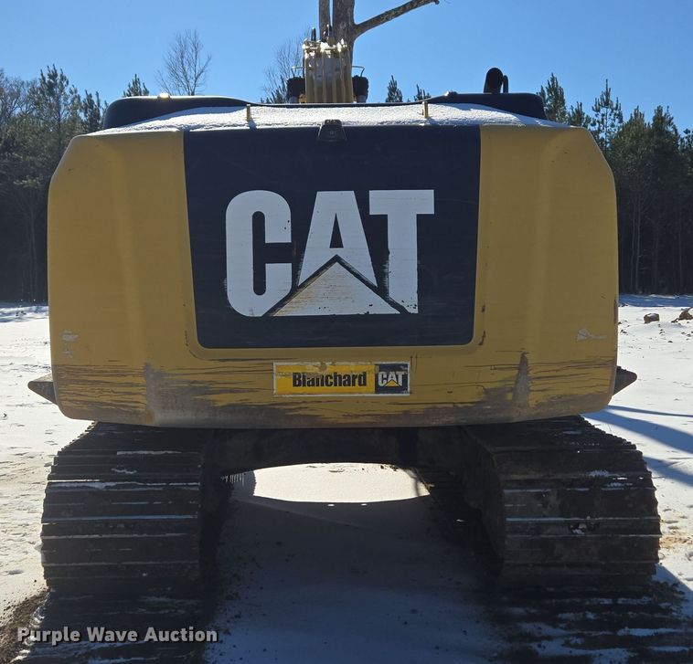 image for item DW1801 2017 Caterpillar 323F L excavator