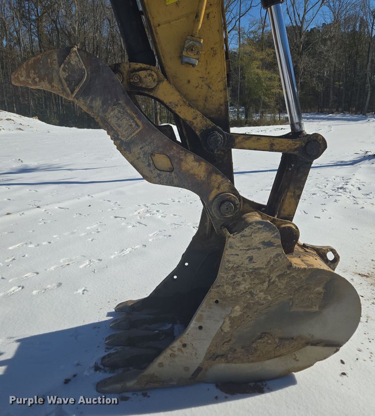 image for item DW1801 2017 Caterpillar 323F L excavator