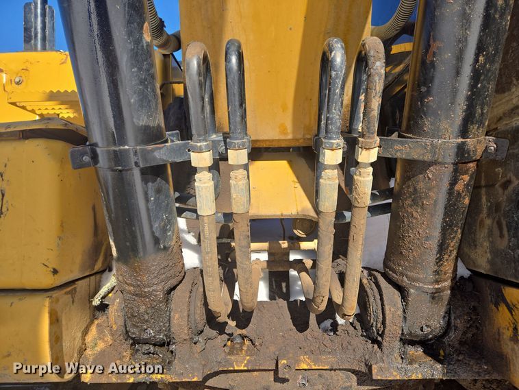 image for item DW1801 2017 Caterpillar 323F L excavator