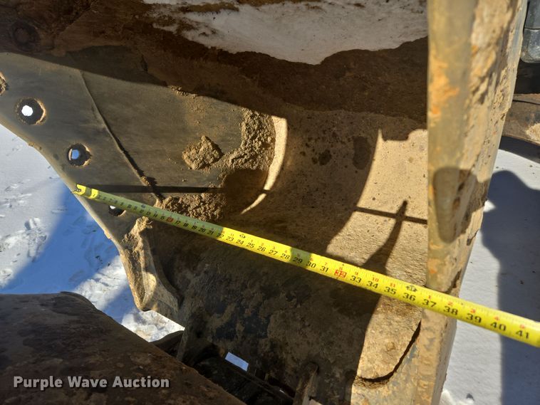 image for item DW1801 2017 Caterpillar 323F L excavator