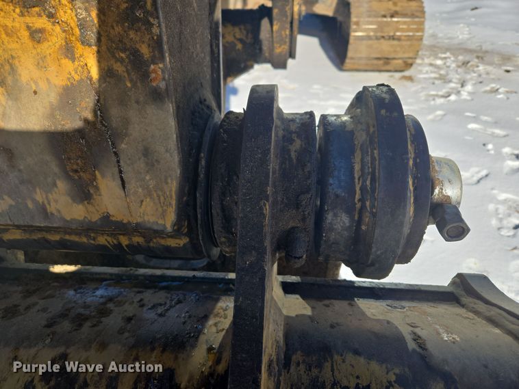 image for item DW1801 2017 Caterpillar 323F L excavator