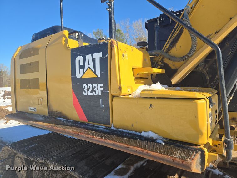 image for item DW1801 2017 Caterpillar 323F L excavator