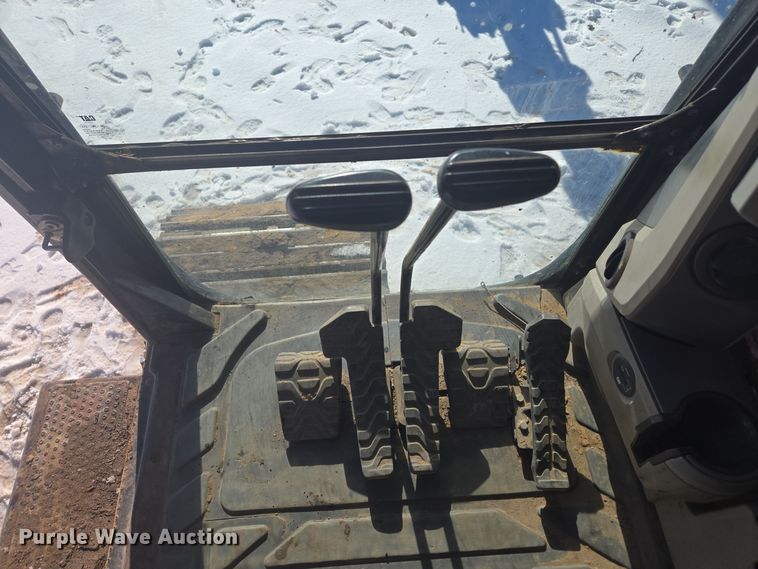 image for item DW1801 2017 Caterpillar 323F L excavator