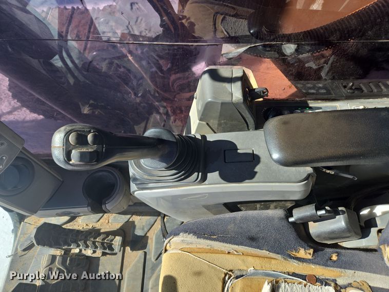 image for item DW1801 2017 Caterpillar 323F L excavator