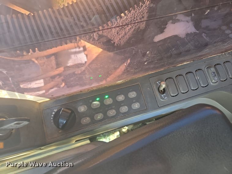 image for item DW1801 2017 Caterpillar 323F L excavator