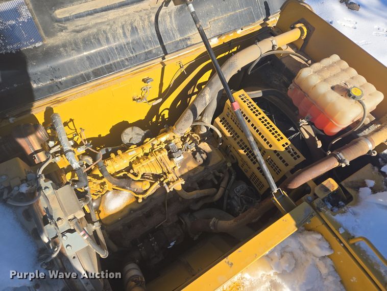 image for item DW1801 2017 Caterpillar 323F L excavator