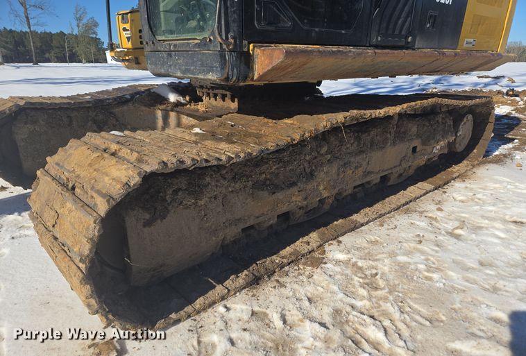 image for item DW1801 2017 Caterpillar 323F L excavator