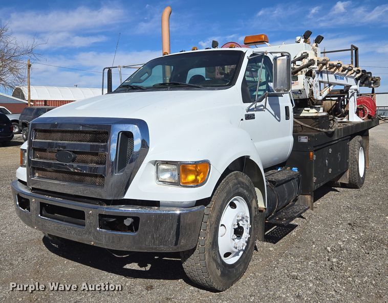 image for item DW1834 2011 Ford F750 Super Duty XL utility / service truck