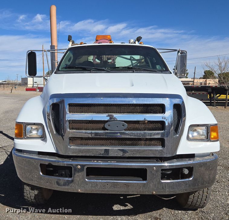 image for item DW1834 2011 Ford F750 Super Duty XL utility / service truck