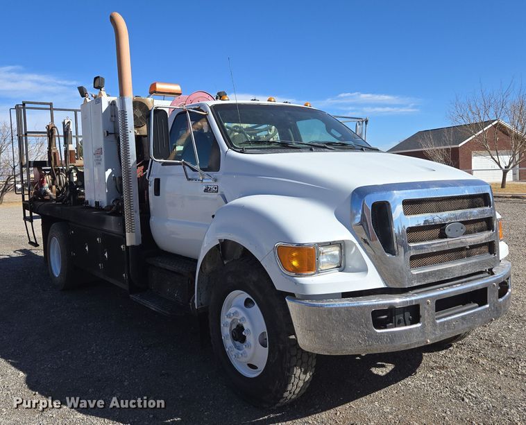 image for item DW1834 2011 Ford F750 Super Duty XL utility / service truck