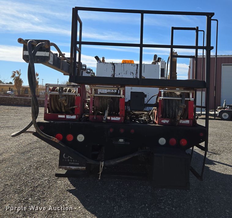 image for item DW1834 2011 Ford F750 Super Duty XL utility / service truck