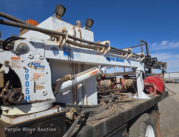 image for item DW1834 2011 Ford F750 Super Duty XL utility / service truck