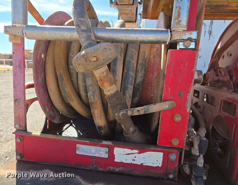 image for item DW1834 2011 Ford F750 Super Duty XL utility / service truck