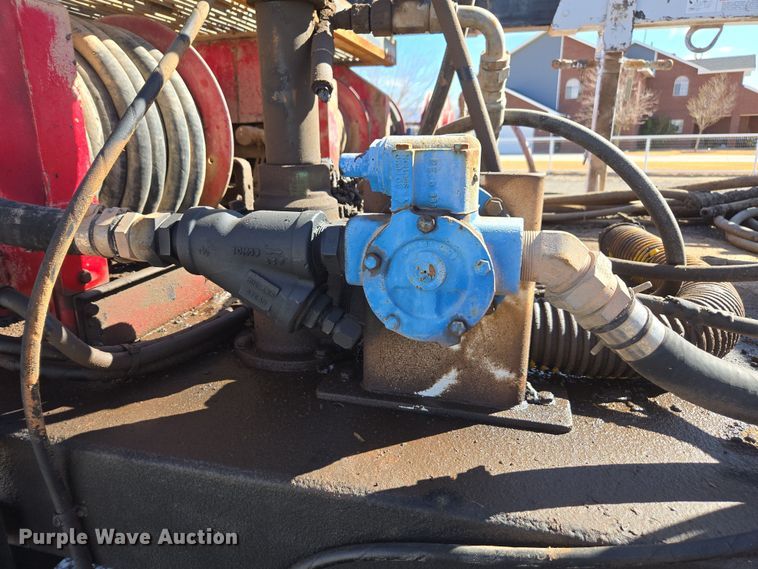 image for item DW1834 2011 Ford F750 Super Duty XL utility / service truck