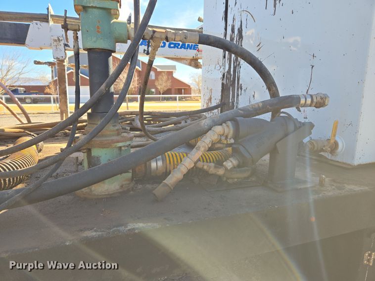 image for item DW1834 2011 Ford F750 Super Duty XL utility / service truck