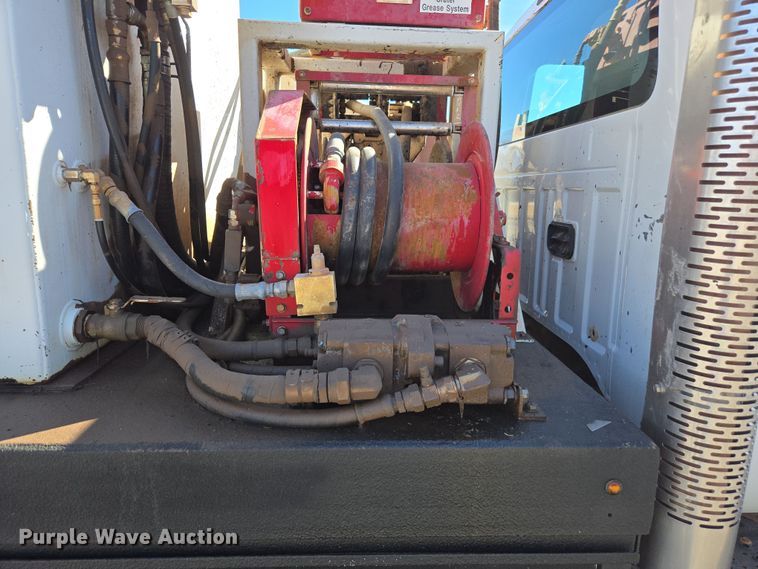 image for item DW1834 2011 Ford F750 Super Duty XL utility / service truck