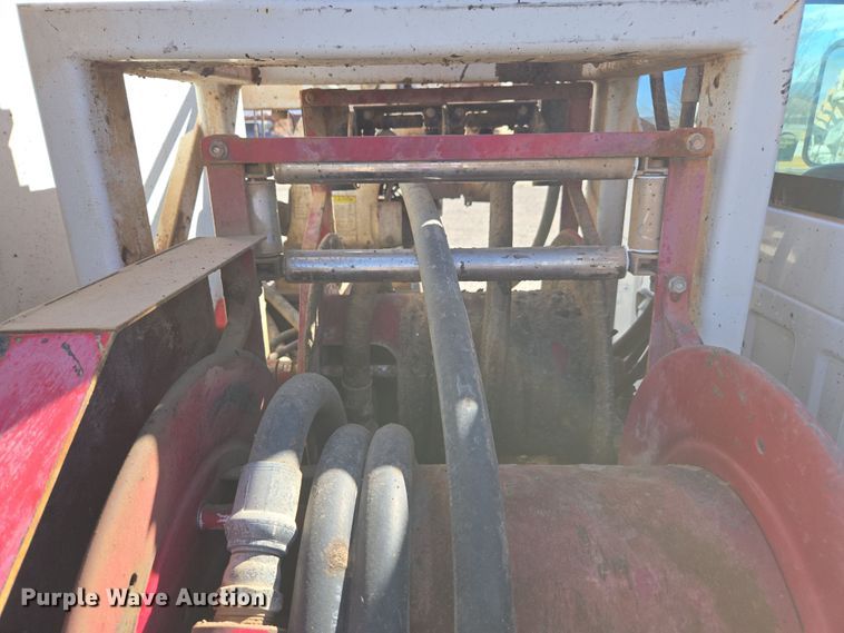 image for item DW1834 2011 Ford F750 Super Duty XL utility / service truck