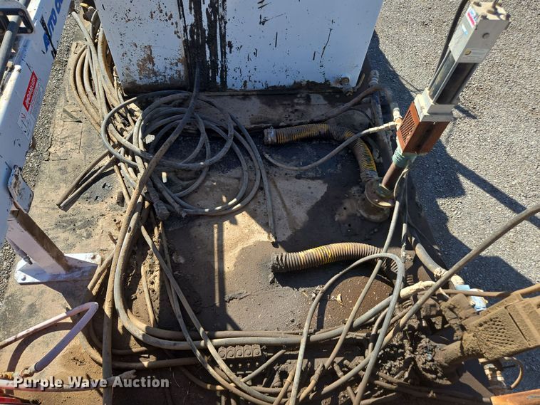 image for item DW1834 2011 Ford F750 Super Duty XL utility / service truck