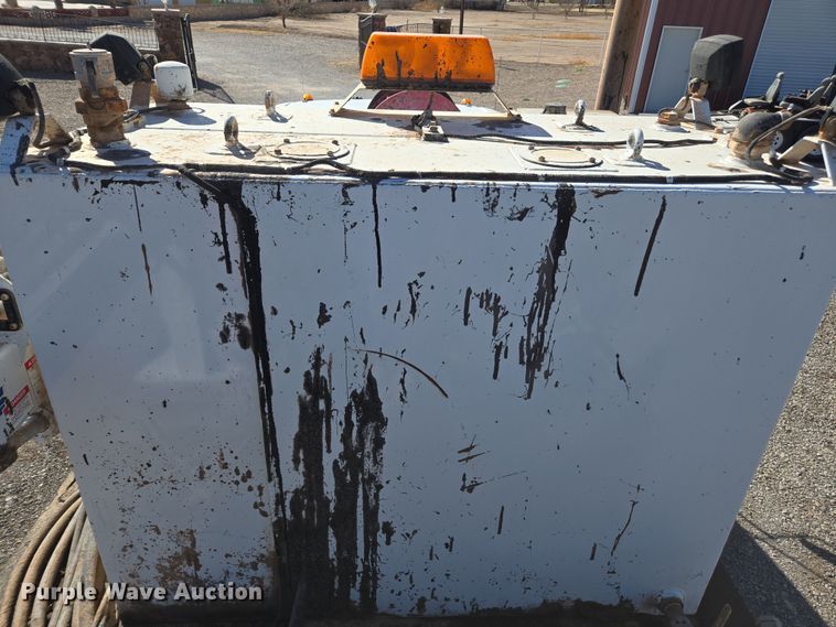 image for item DW1834 2011 Ford F750 Super Duty XL utility / service truck