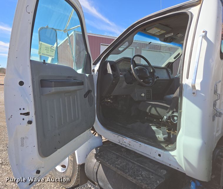 image for item DW1834 2011 Ford F750 Super Duty XL utility / service truck