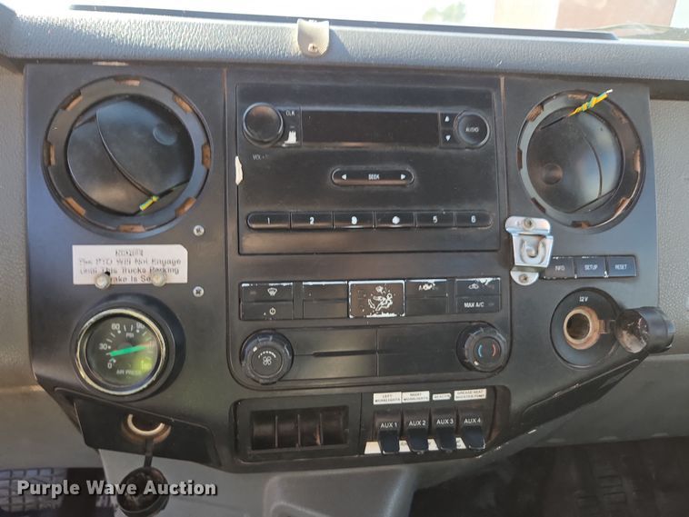 image for item DW1834 2011 Ford F750 Super Duty XL utility / service truck