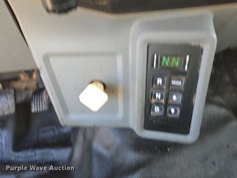 image for item DW1834 2011 Ford F750 Super Duty XL utility / service truck