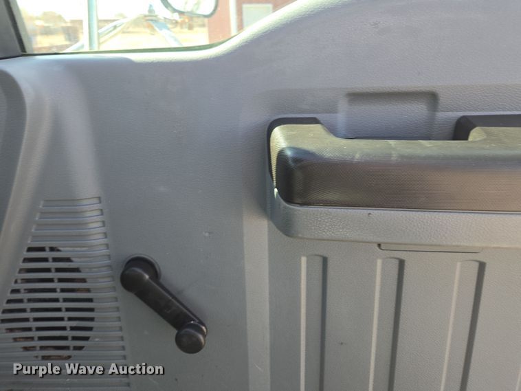 image for item DW1834 2011 Ford F750 Super Duty XL utility / service truck