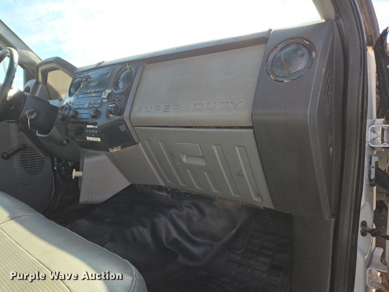 image for item DW1834 2011 Ford F750 Super Duty XL utility / service truck