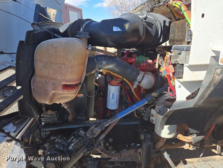 image for item DW1834 2011 Ford F750 Super Duty XL utility / service truck