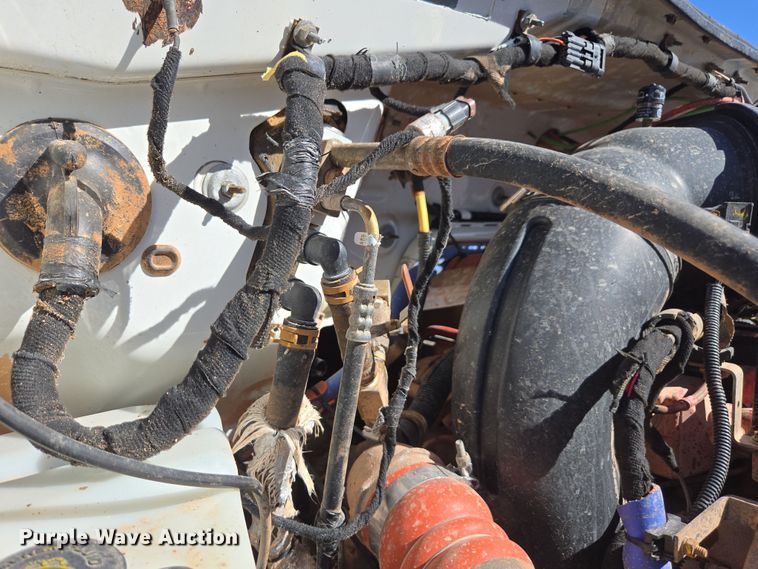 image for item DW1834 2011 Ford F750 Super Duty XL utility / service truck