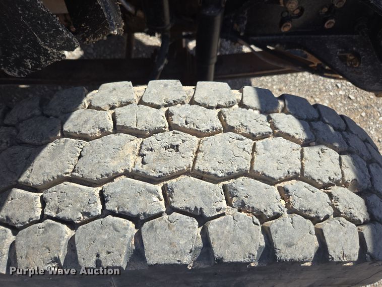 image for item DW1834 2011 Ford F750 Super Duty XL utility / service truck