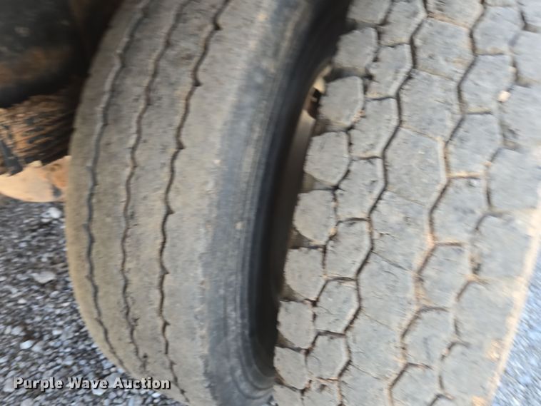 image for item DW1834 2011 Ford F750 Super Duty XL utility / service truck