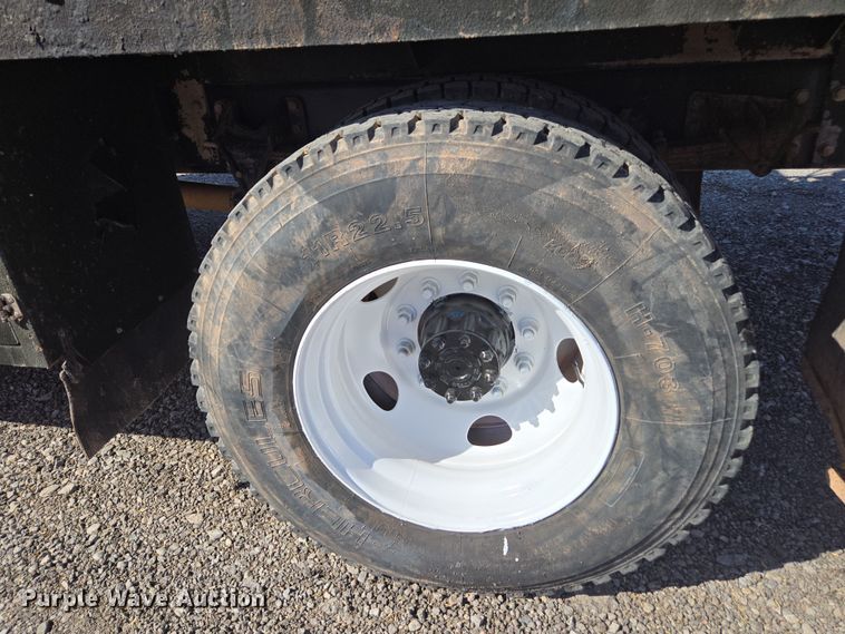 image for item DW1834 2011 Ford F750 Super Duty XL utility / service truck