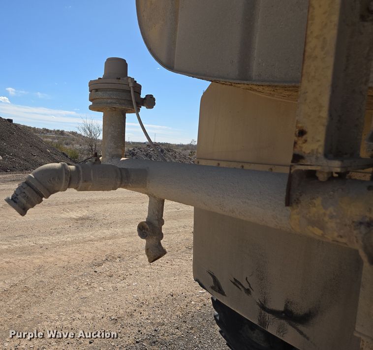 image for item DW1835 Haulpak water wagon