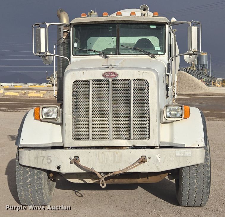 image for item DW1840 2011 Peterbilt 365 ready mix truck